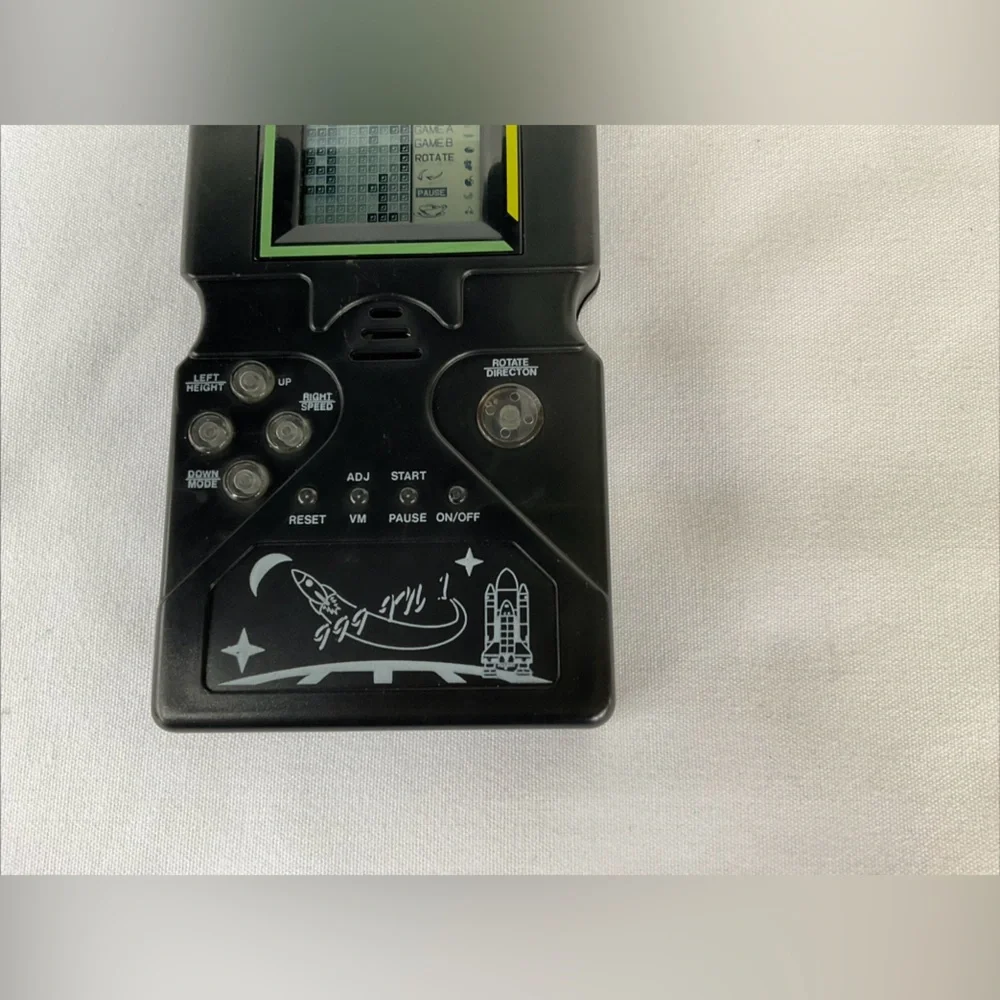 1980’s 999-in-1 Handheld Game/8 Different Games! Tetris/Frogger/Space Invaders